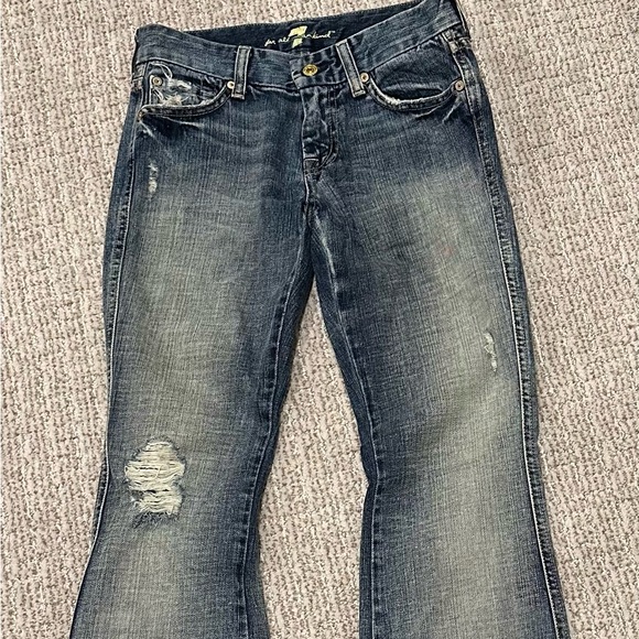 Seven jeans A Pocket with brass studs on A pocket. Size 25 from Nordstroms. - Picture 6 of 8